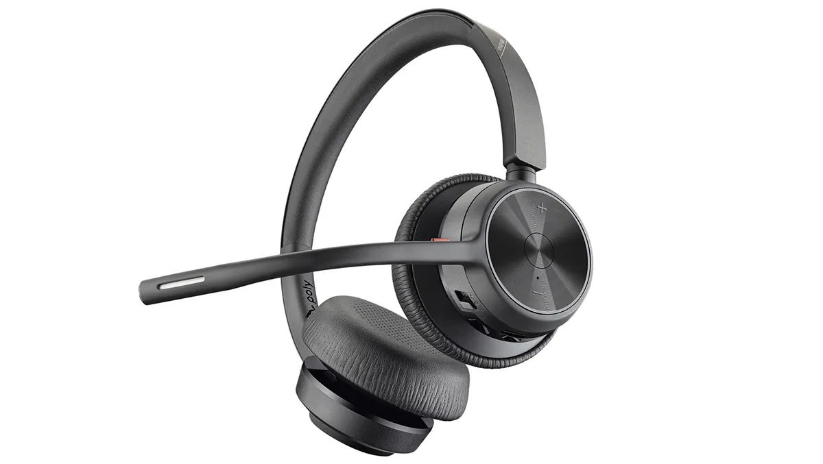 Hands-on Review: Poly Voyager 4320 UC headset