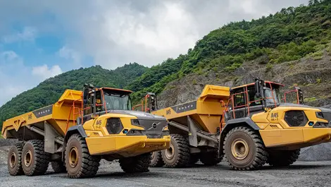 Kano Kousan takes delivery of first new Volvo A45 haulers